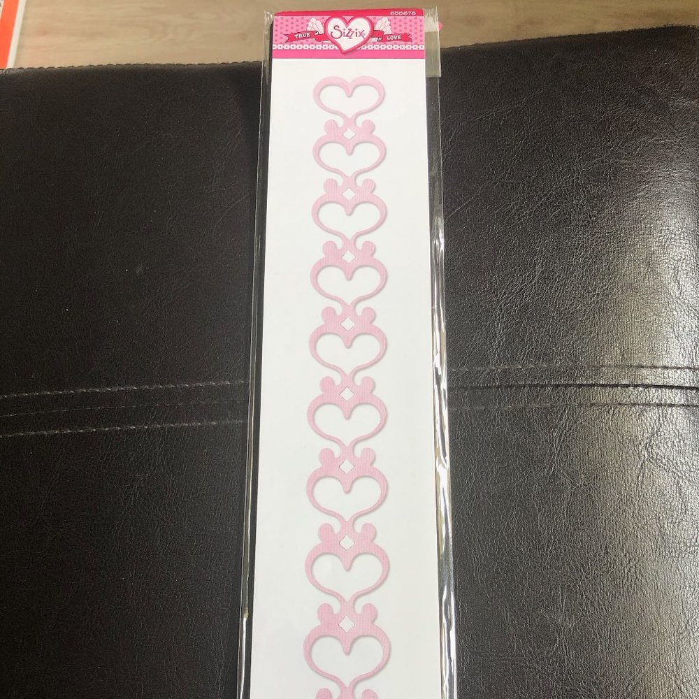 Sizzix Decorative Strip Die Lace Hearts *NIB*